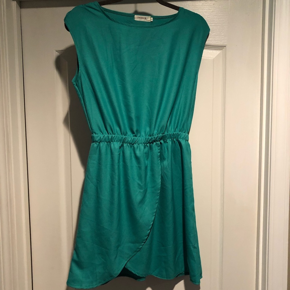 Business or casual simple green dress!
